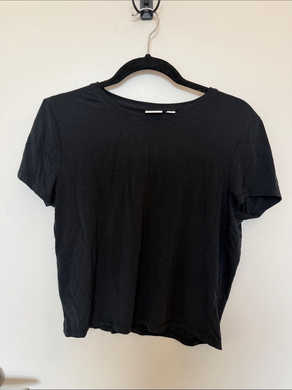 Aritzia Babaton Black Crew Neck Short Sleeve Cotton T-Shirt - M